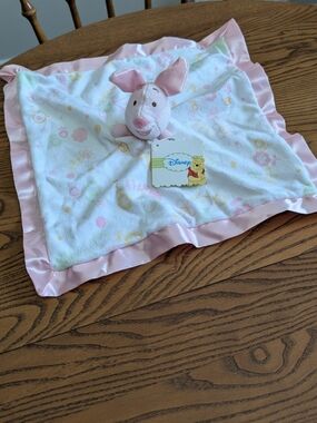 Disney Piglet Plush Lovey Blanket - Pink and White.  NWT. Satin Trim